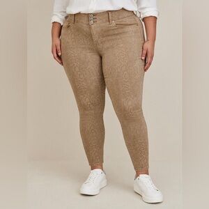 Torrid Super Soft Jegging Skinny High-Rise Jean in Beige Python Size 20 R